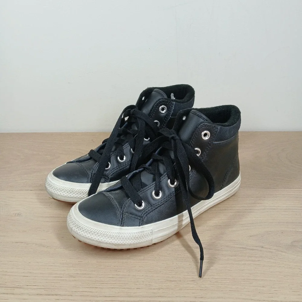 Converse Chuck Taylor All Star Berkshire Boot Hi Kids 4 Black Leather Grunge